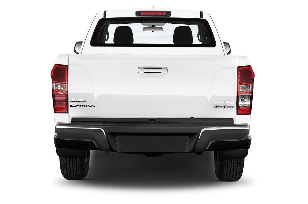 Isuzu D-Max (Baujahr 2015) Basic 4 Türen Heckansicht