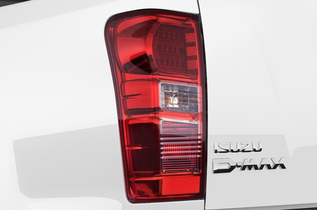 Isuzu D-Max (Baujahr 2015) Basic 4 Türen Rücklicht