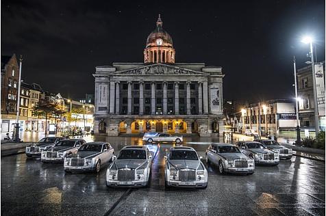 Das britische Bestattungsunternehmen A. W. Lymn mit seiner Rolls Royce Flotte