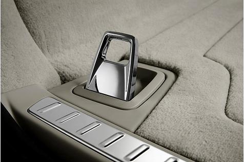 Ösen helfen im Volvo V90 beim Verzurren der Ladung