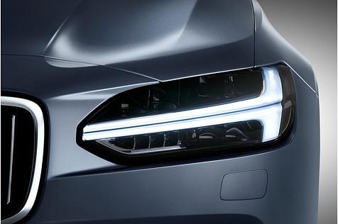 Thors Hammer haben die Schwder das Tagfahrlicht auch beim Volvo S90 getauft