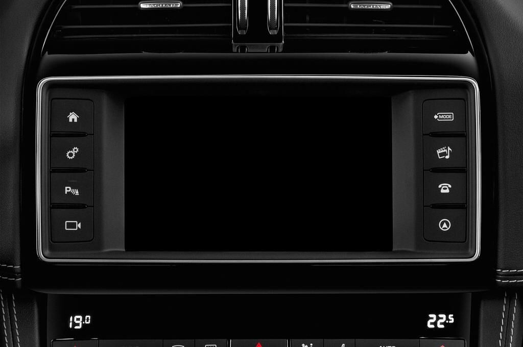 Jaguar F-Pace (Baujahr 2017) R-Sport 5 Türen Radio und Infotainmentsystem