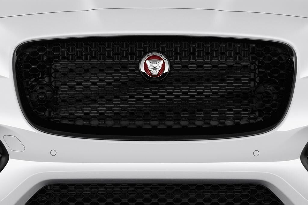 Jaguar F-Pace (Baujahr 2017) R-Sport 5 Türen Kühlergrill und Scheinwerfer