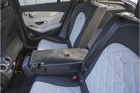 Der geräumige Fond des Mercedes GLC 250d Coupé