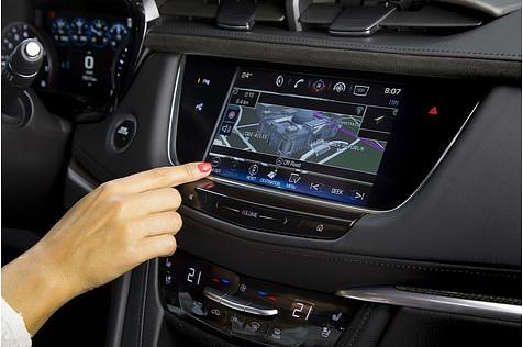 Der Touchscreen ist acht Zoll groß.