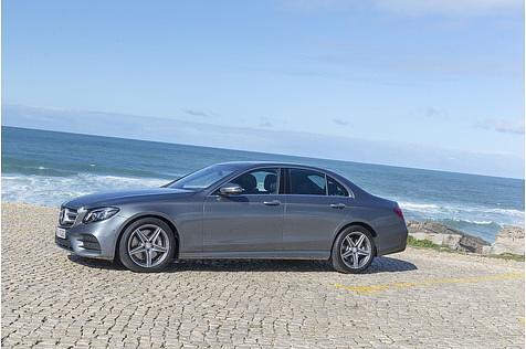 Der Mercedes-Benz E 350 d ist 4,92 Meter lang,...