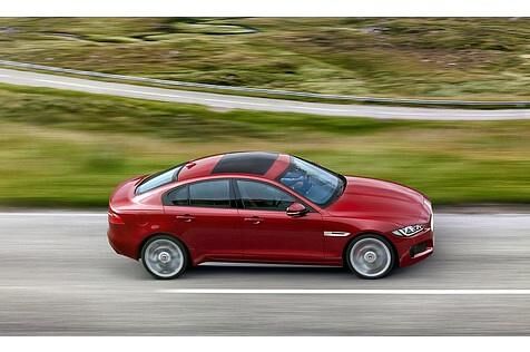 Jaguar XE S - spurtstark: 5,1 Sekunden auf Tempo 100