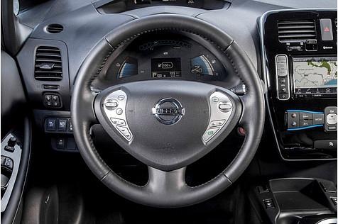 Die Sitzposition im Nissan Leaf ist für groß gewachsene Fahrer nur mäßig
