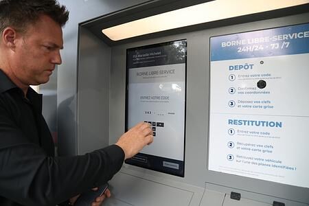 Citroen-Werkstätten mit 24-Stunden-Service - Der Automat nimmt das Auto an