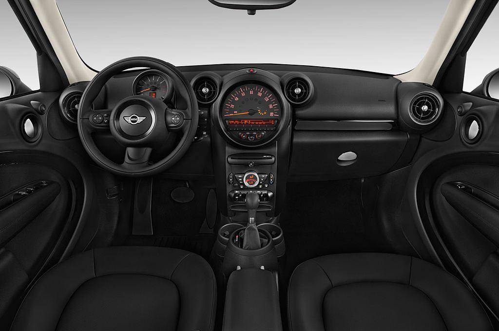 MINI Countryman (Baujahr 2014) Cooper 5 Türen Cockpit und Innenraum