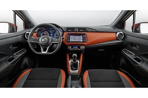 Das Cockpit des Nissan Micra 2017 0.9 i-GT