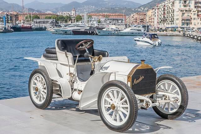 Bei der Rennwoche von Nizza gewinnt der Mercedes-Simplex 40 PS und das mit einer Rekordzeit