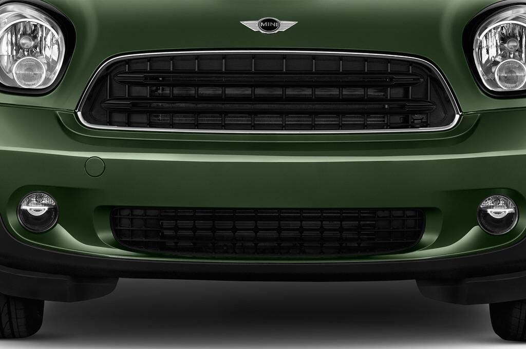 MINI Countryman (Baujahr 2014) Cooper 5 Türen Kühlergrill und Scheinwerfer