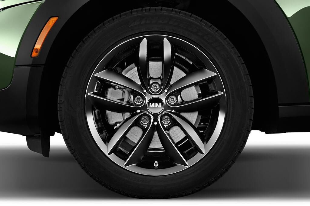MINI Countryman (Baujahr 2014) Cooper 5 Türen Reifen und Felge