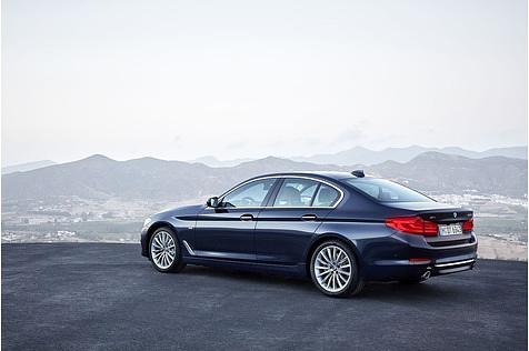 Der BMW 5er ist 4,94 Meter lang