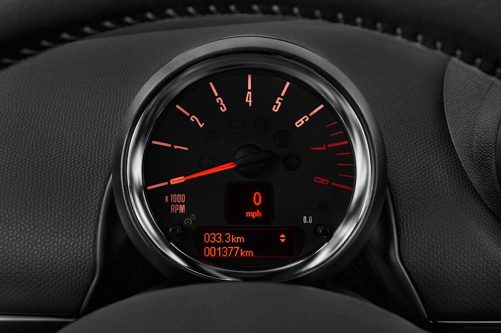 MINI Countryman (Baujahr 2016) One 5 Türen Tacho und Fahrerinstrumente