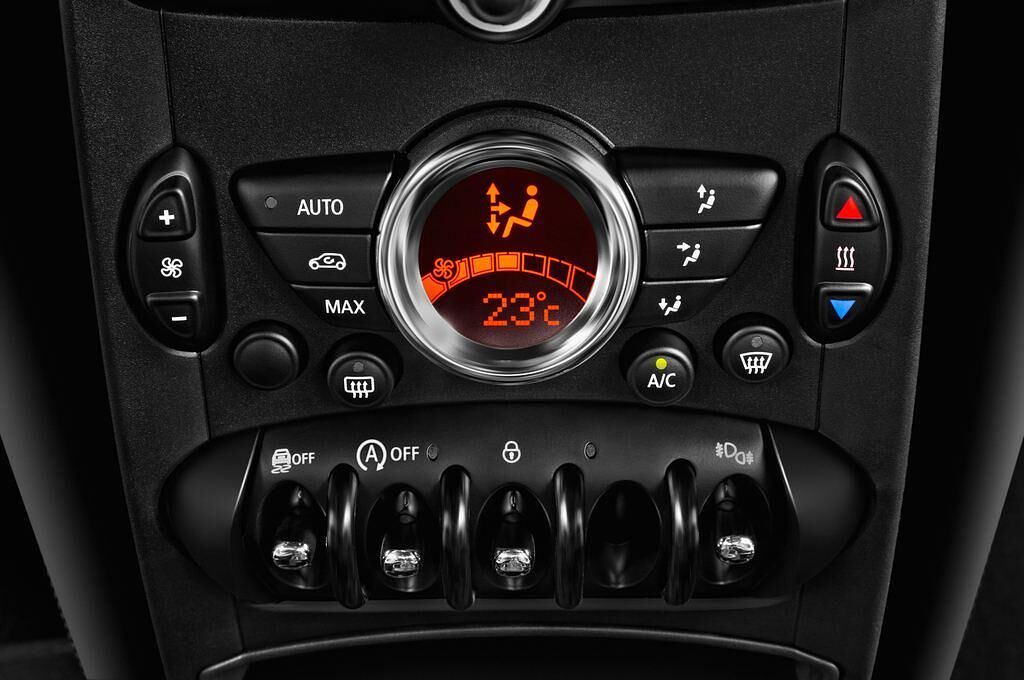MINI Countryman (Baujahr 2016) One 5 Türen Temperatur und Klimaanlage
