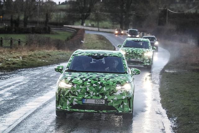 Mit dem koda Enyaq getarnt auf irischen Straßen unterwegs