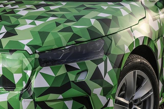 koda Enyaq, getarnt