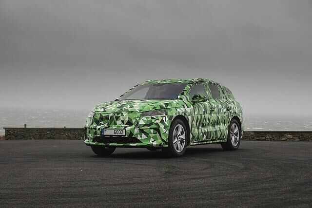 koda Enyaq getarnt