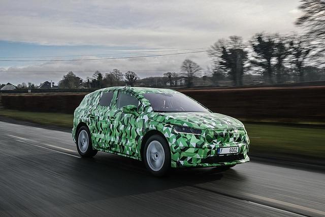 koda Enyaq getarnt