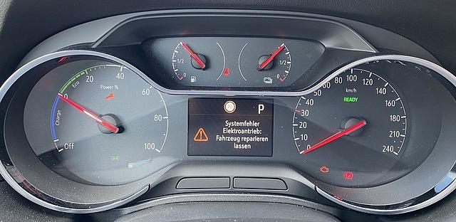 Gefahr im Verzug: Diese Meldung limitierte die Höchstgeschwindigkeit auf 70 km/h
