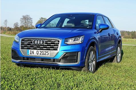 Auch beim Audi Q2 ist der Kühlergrill markant samt Silberrahmen