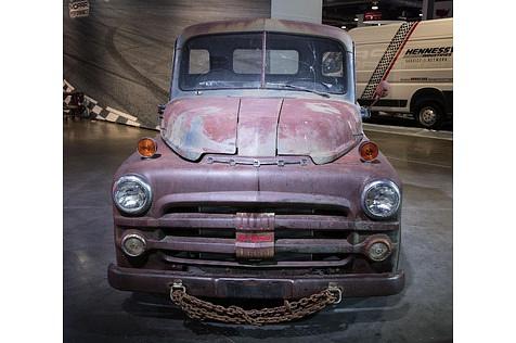 Jawohl ja Ein 1950er Dodge Pickup mit eeinem 6.4 Liter Hemi unter der Haube