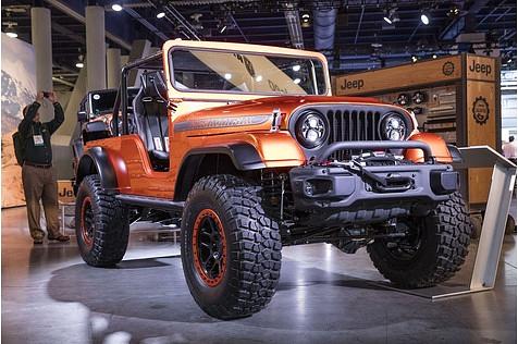 Jeep CJ66 mit Hemi Motor