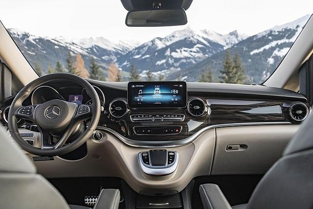 Das Mercedes MBUX wird über alle Modelle ausgerollt