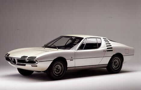 Tradition 50 Jahre Alfa Romeo Montreal - Gandinis Traumwagen