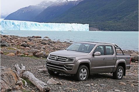 Die 70 Meter hohe Wand des Perito Moreno Gletschers ist dann doch ein wenig zu steil für den Amarok.