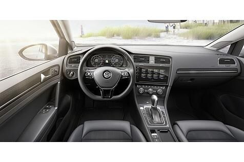 Das Cockpit des neue VW Golf Variant.