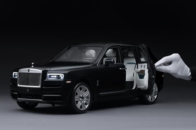 Rolls-Royce Cullinan in 1:8  - Maximal individual 
