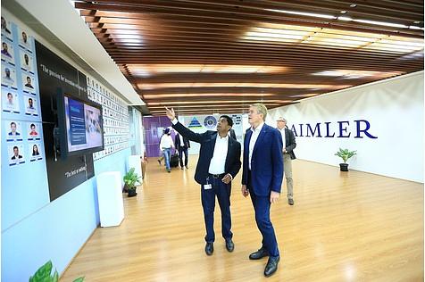 Im Mercedes Entwicklungszentrum in Bangalore gibt es eine \"Wall of Fame\" für Mitarbeiter