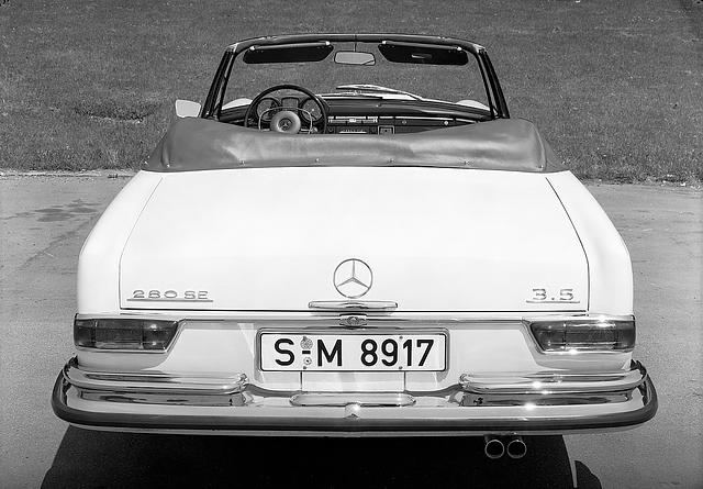 Mercedes 280 SE 3.5 der Baureihe W 111