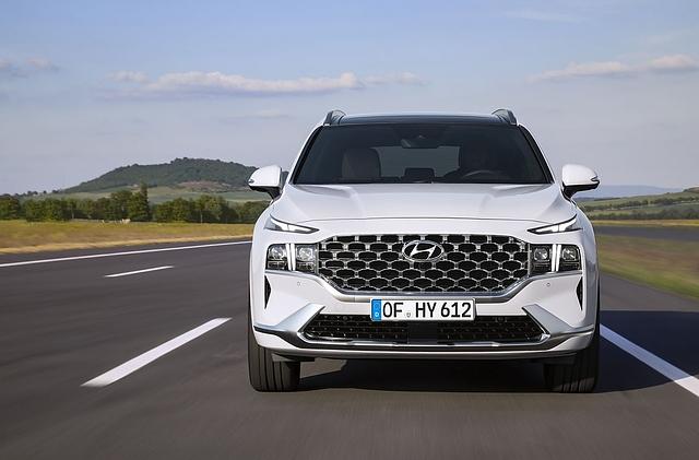 Die Batterie des Plug-in-Hybriden dürfte zwischen 13 und 14 Kilowattstunden haben