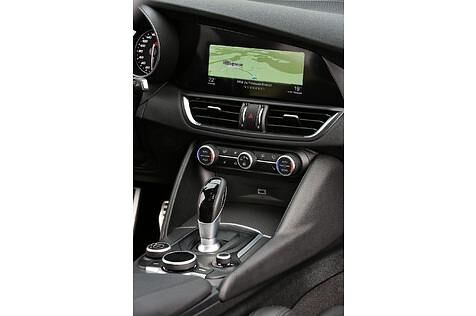 Die Achtgang-Automatik passt gut zum Turbo-Vierzylinderbenziner