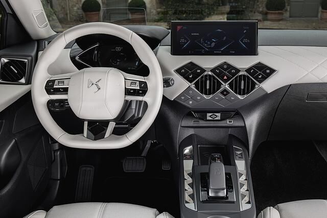 Das Cockpit ist originell, aber nicht immer bedienerfreundlich