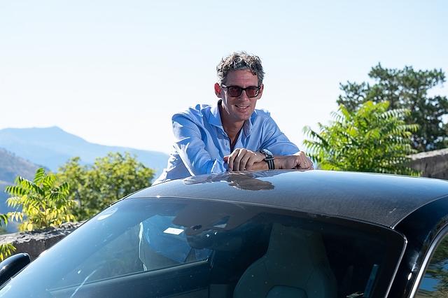 Für Dr. Frank-Steffen Walliser, Baureihenleiter Porsche 911 kommt eine Hybridisierung nur dann in Frage, wenn der Kunde auch etwas davon spürt