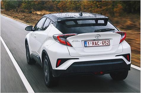 Die Rückleuchten und der Dachspoiler sind etwas abenteuerlich