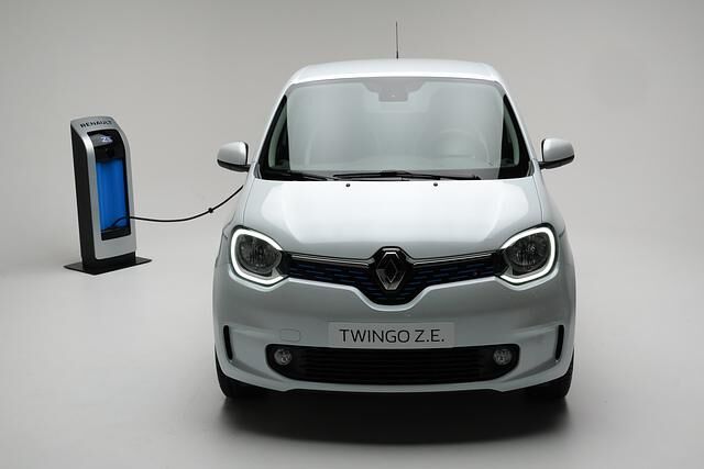 Ursprünglich sollte der lokal emissionsfreie Renault Twingo erst 2022 auf die Straße rollen, nun tut er das schon im laufenden Jahr