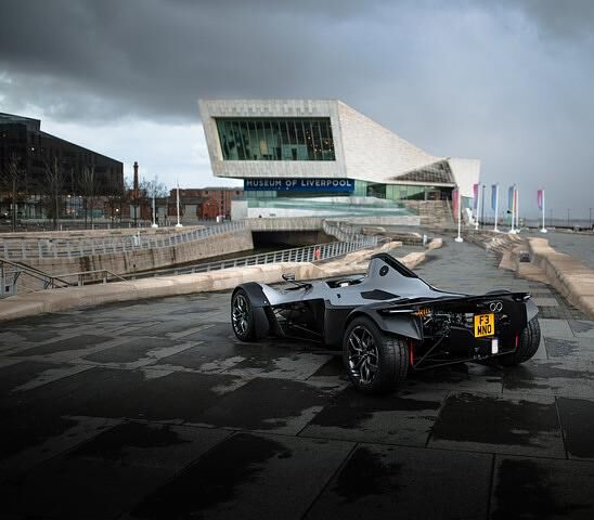Zwar handelt es sich beim BAC Mono um einen Rennwagen, der dennoch legal im Straßenverkehr eingesetzt werden darf