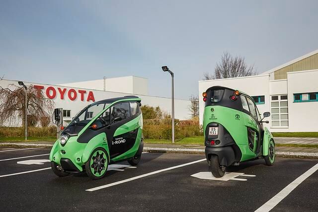 Der iRoad macht eine Stippvisite in der Toyota-Deutschlandzentrale