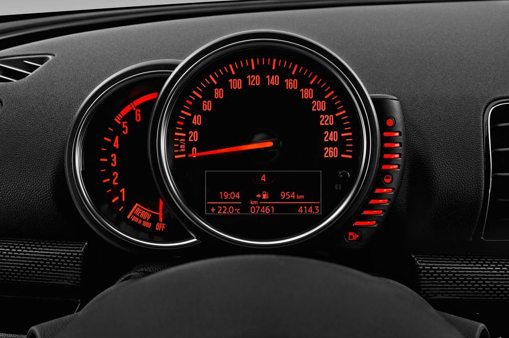 MINI Clubman (Baujahr 2016) One 5 Türen Tacho und Fahrerinstrumente