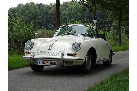 Dieser Rijkspolitie-Porsche wurde am 10. Oktober 2014 für 235.750 Euro bei einer Bonhams-Auktion versteigert