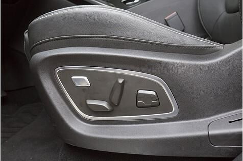 Renault Scenic TCe 130 - auf Wunsch mit elektrischen Massagesitzen