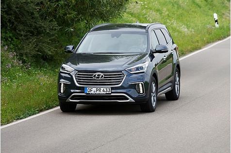 Der Hyundai Grand Santa Fe ist leicht verbessert worden.