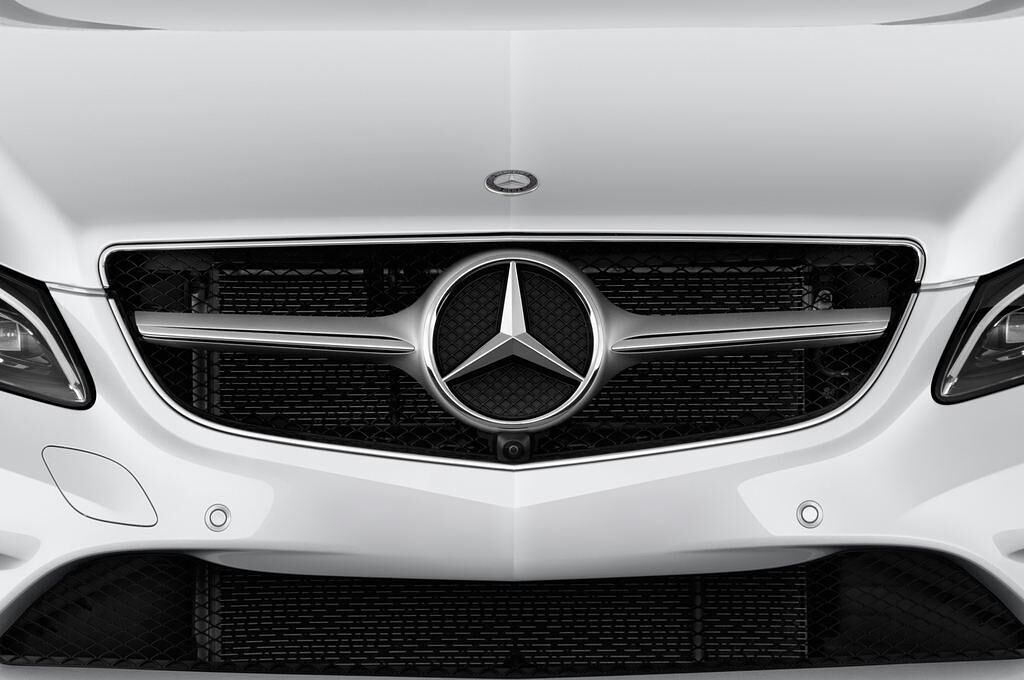 Mercedes E-Class (Baujahr 2014) - 2 Türen Kühlergrill und Scheinwerfer