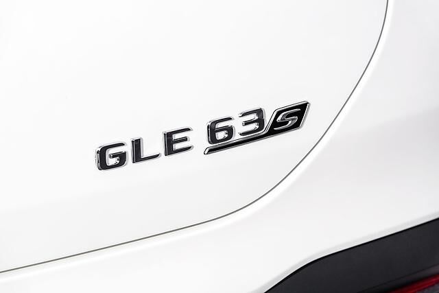 Das \"S\" im Namenszug des Mercedes ist für 30 kW / 41 PS gut